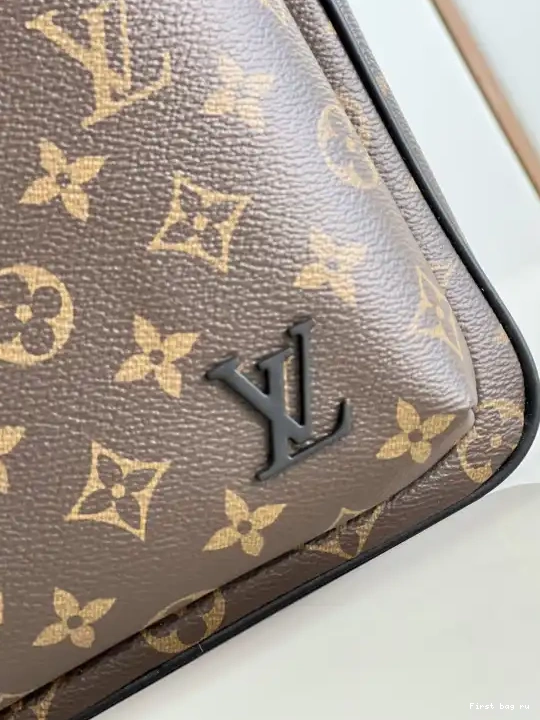 First bag ru NM Slingbag VUITTON LOUIS Avenue 0622